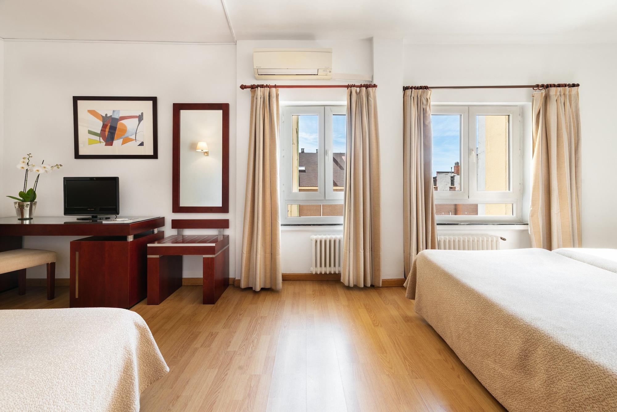 โฮเต็ล ริโอโซล Hotel เลออน ภายนอก รูปภาพ
