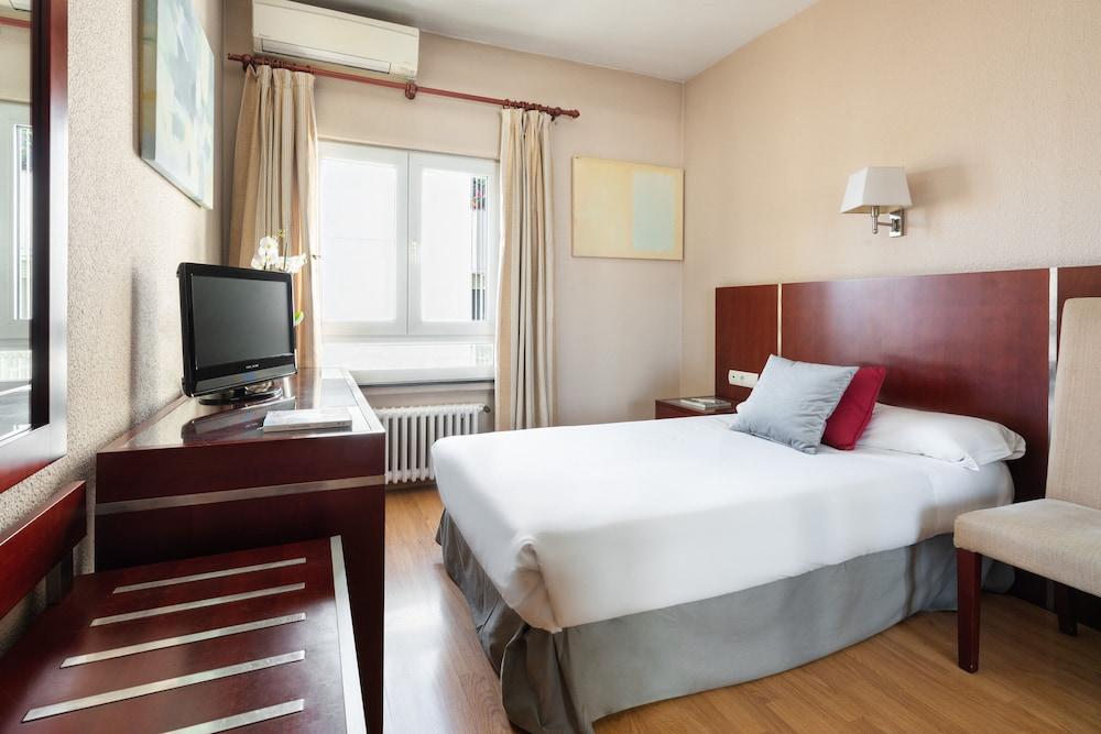 โฮเต็ล ริโอโซล Hotel เลออน ภายนอก รูปภาพ